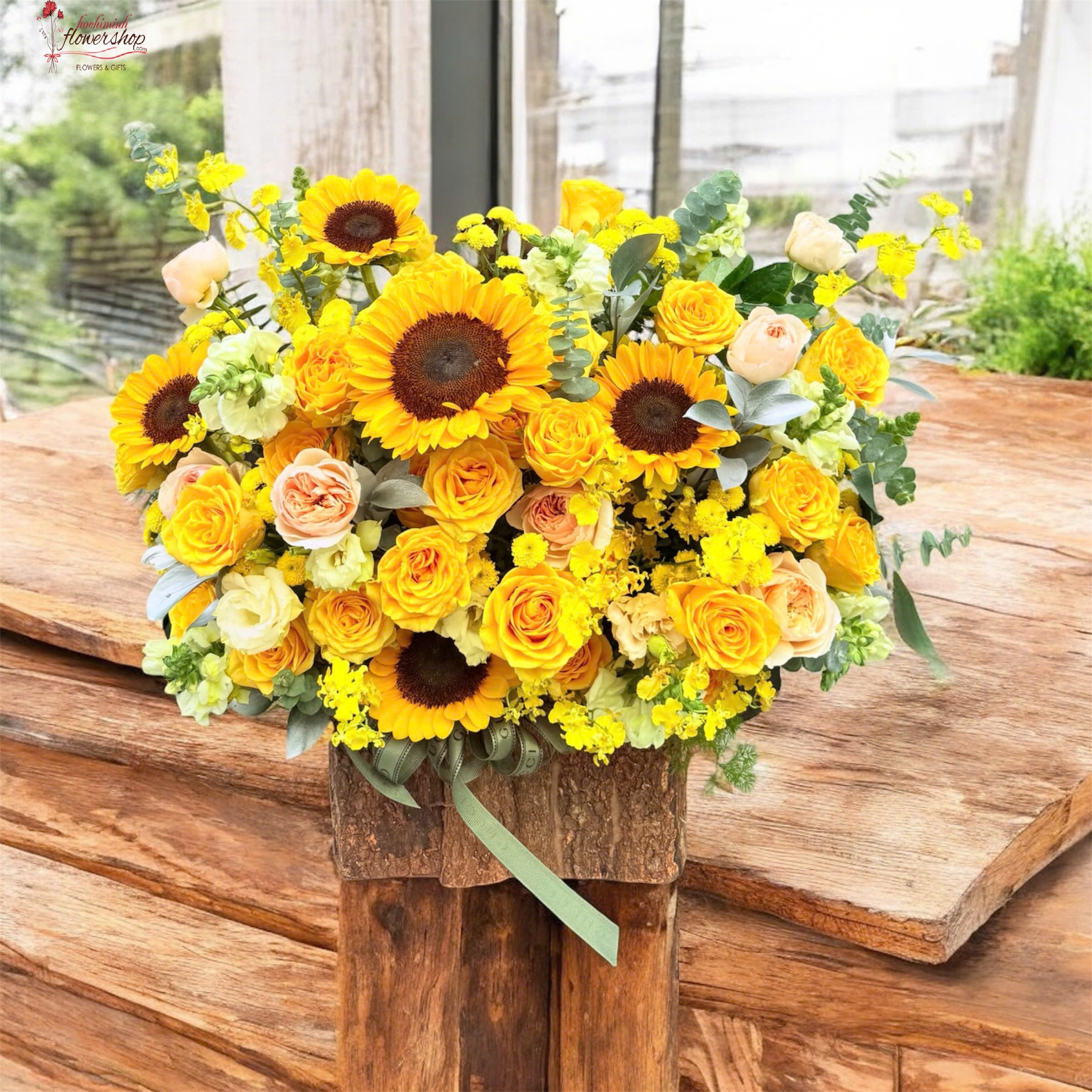Sunflower mix with pink and yellow flowers for a birthday