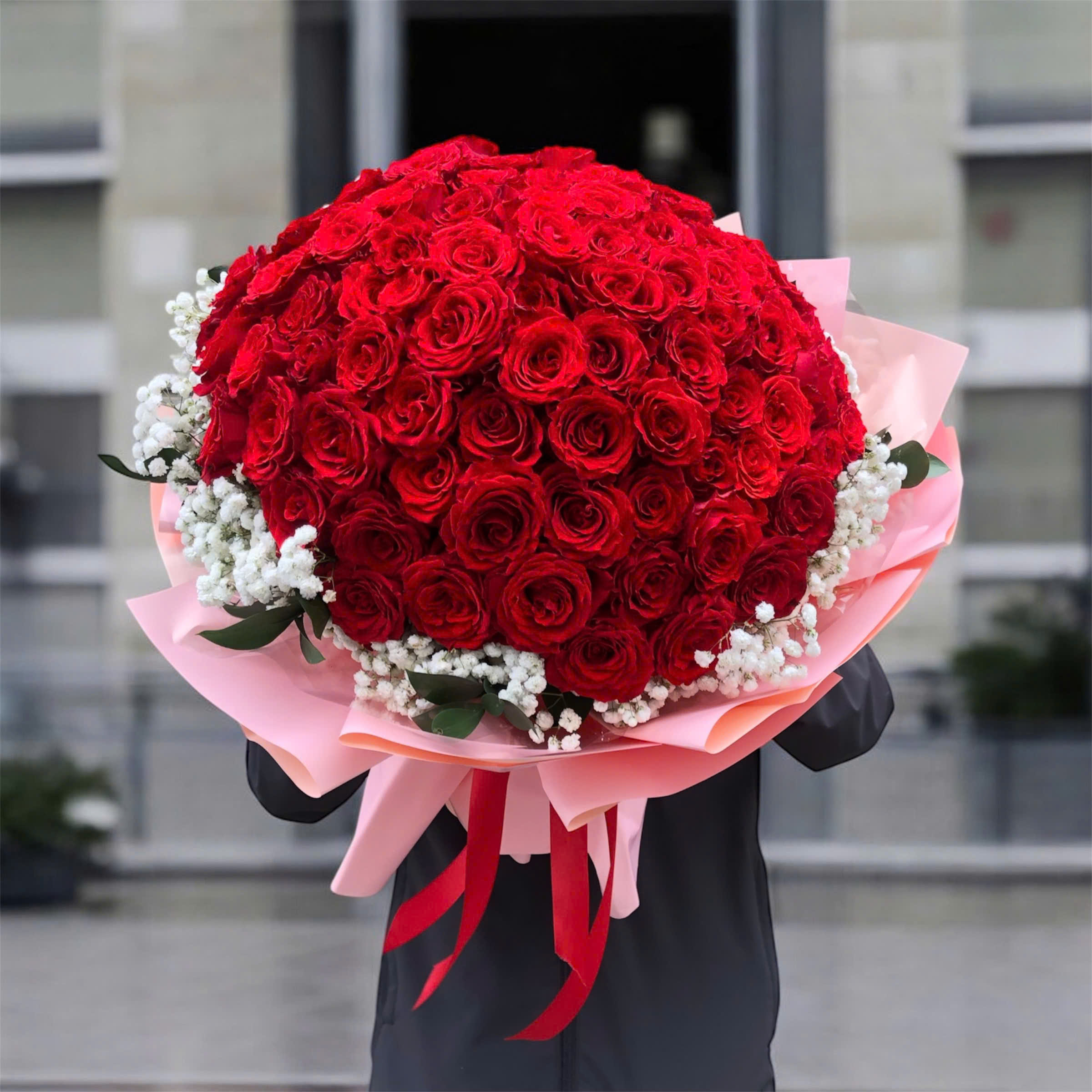 99 red rose bouquet delivery hochiminh