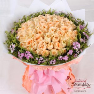 99 roses hand bouquet to HCM city