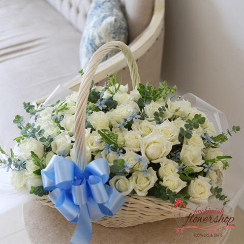 white roses delivery to hochiminh