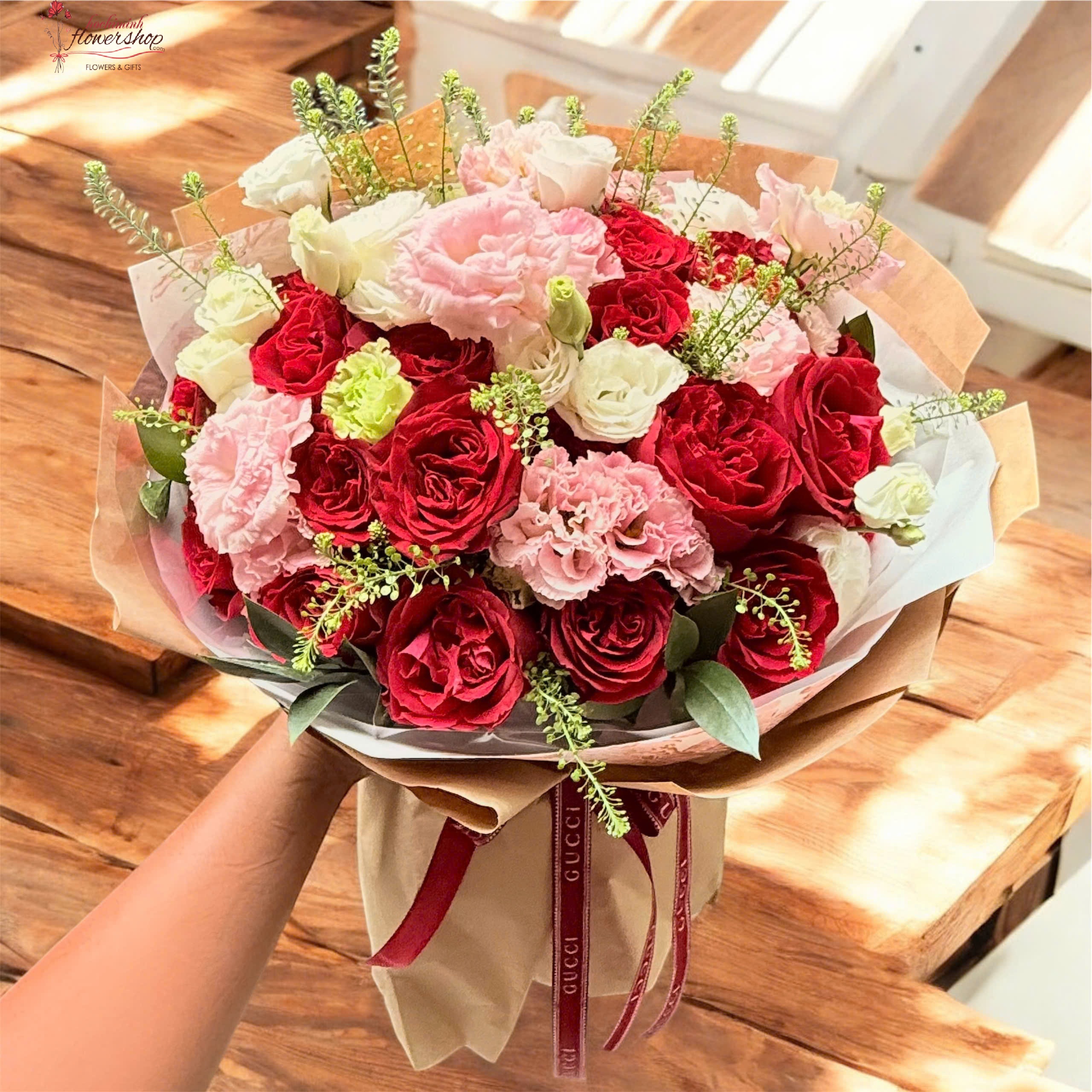 Auspicious flower mix red rose