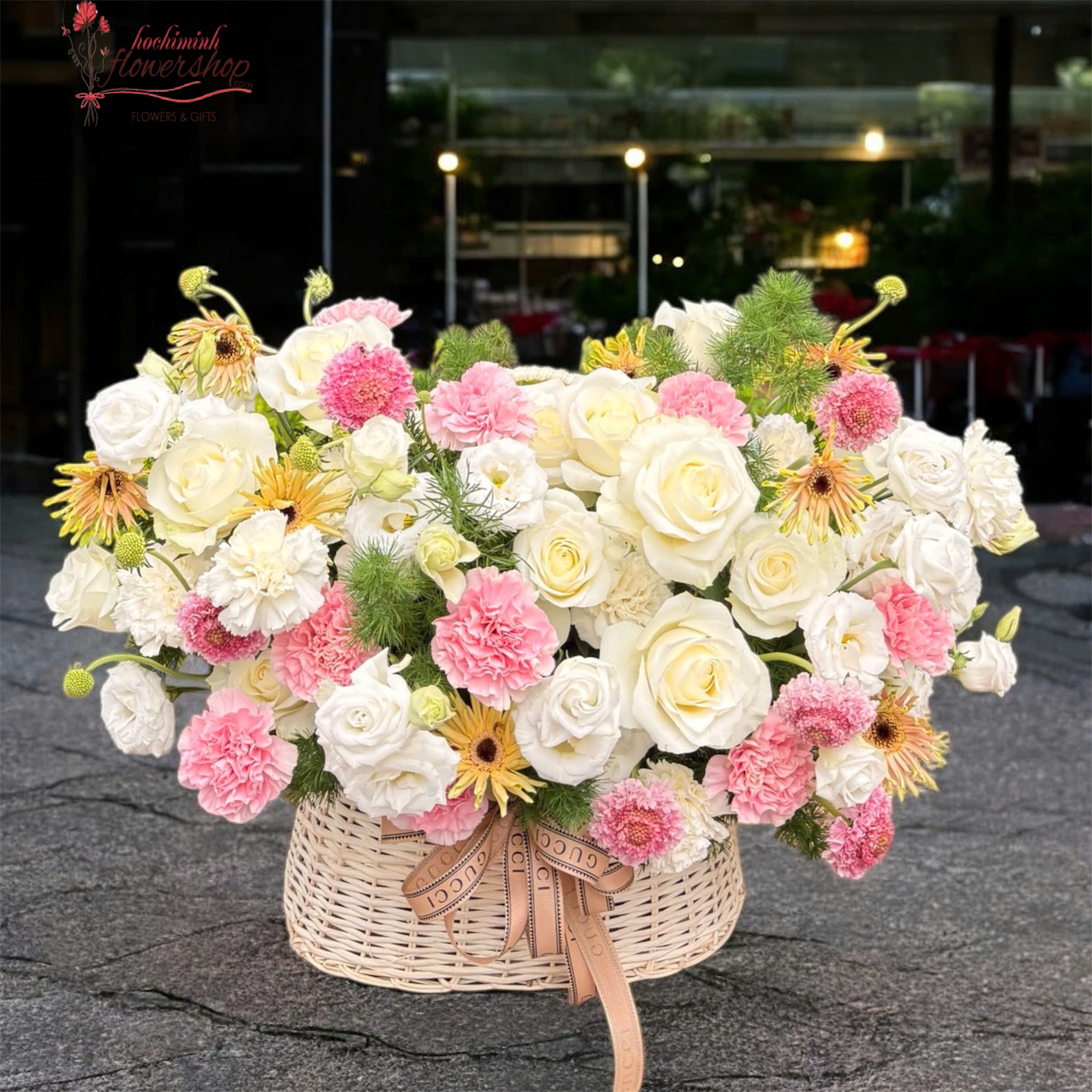 flowers basket for girlfriend in hochiminh