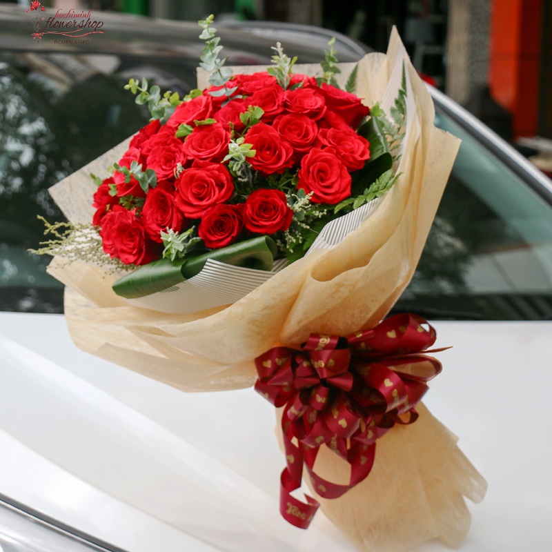 send classic red rose bouquet to hcm sameday