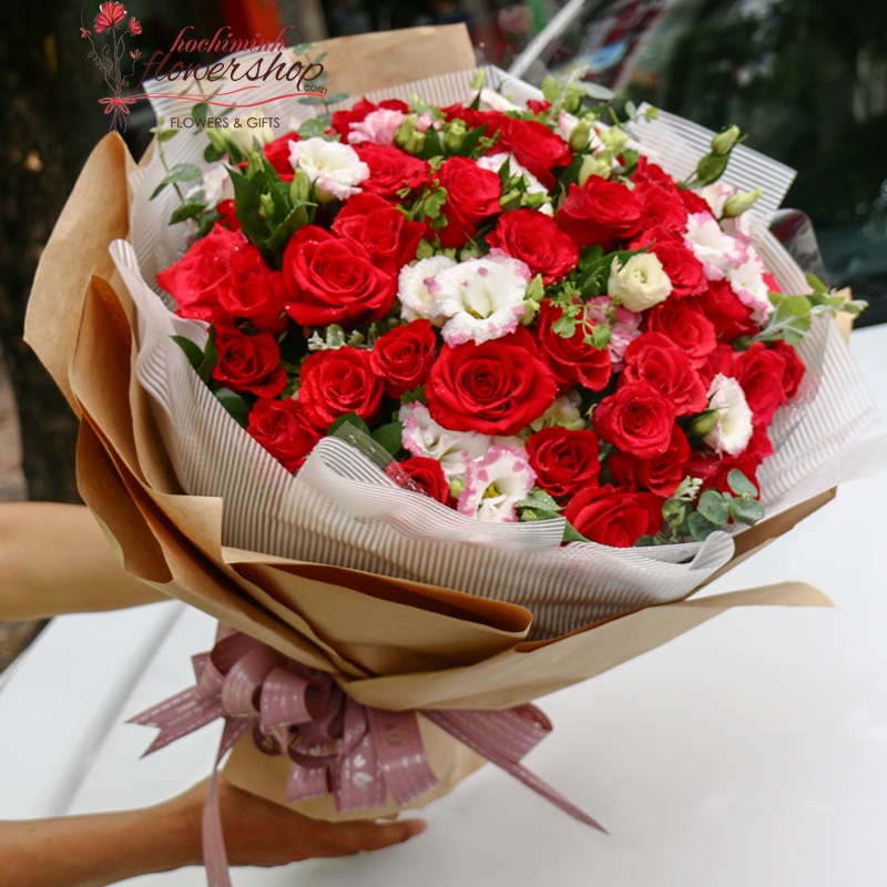Beautiful love flowers for girlfriend