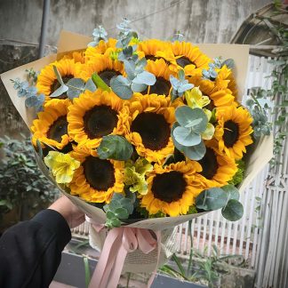bouquet of sunflowers mix dafolils
