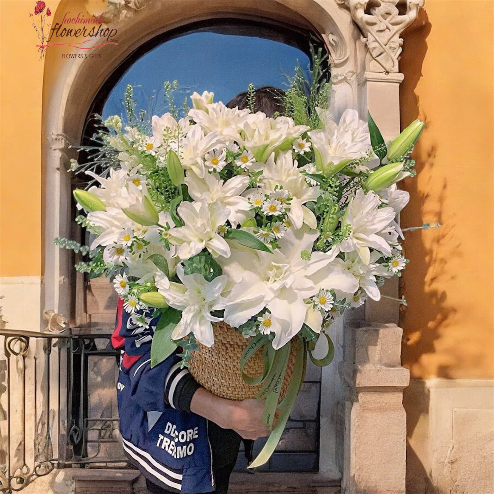 flower delivery service in hochiminh