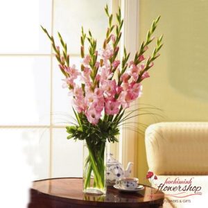 Flowers in vase to happines day