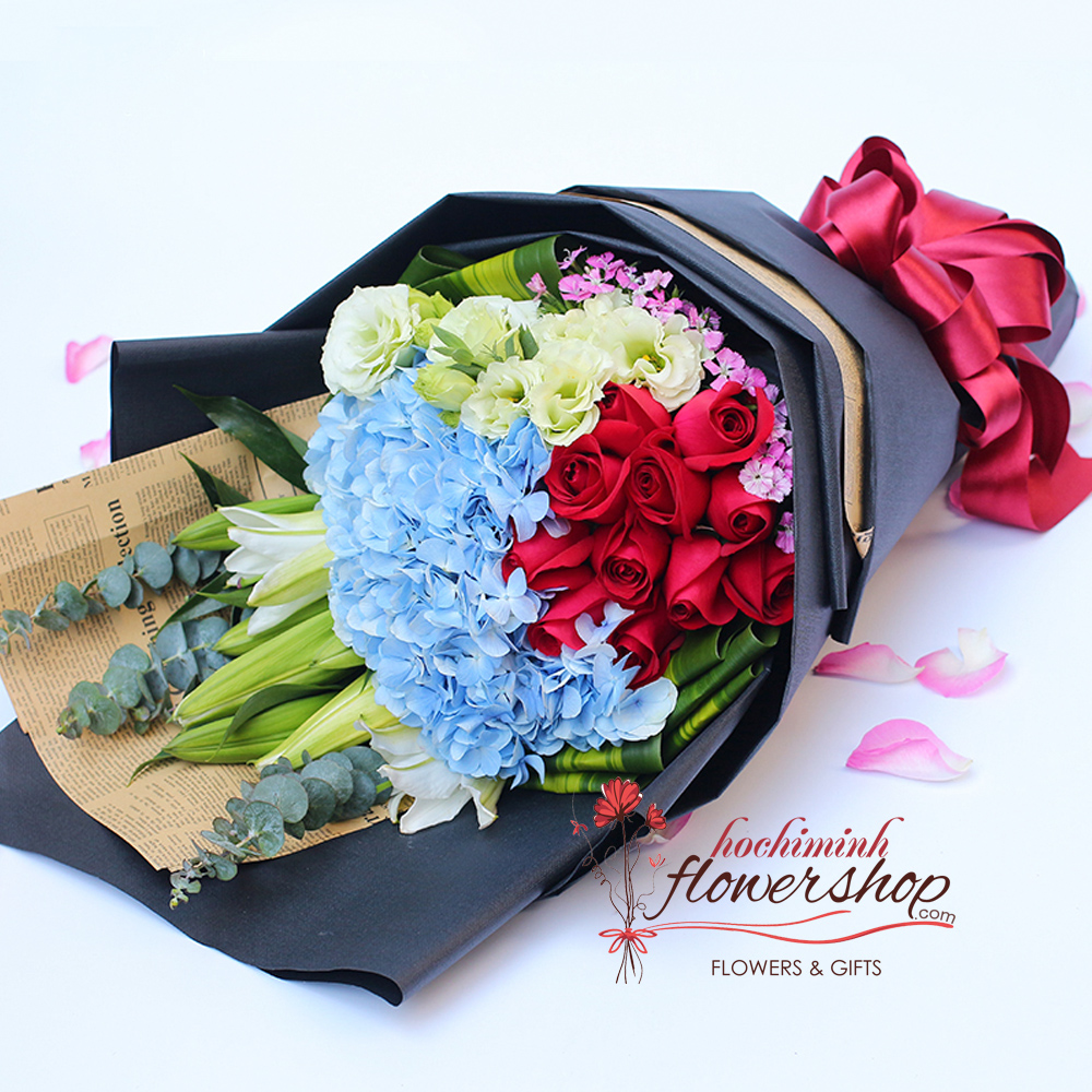 happy birthday to mom with flower bouquet