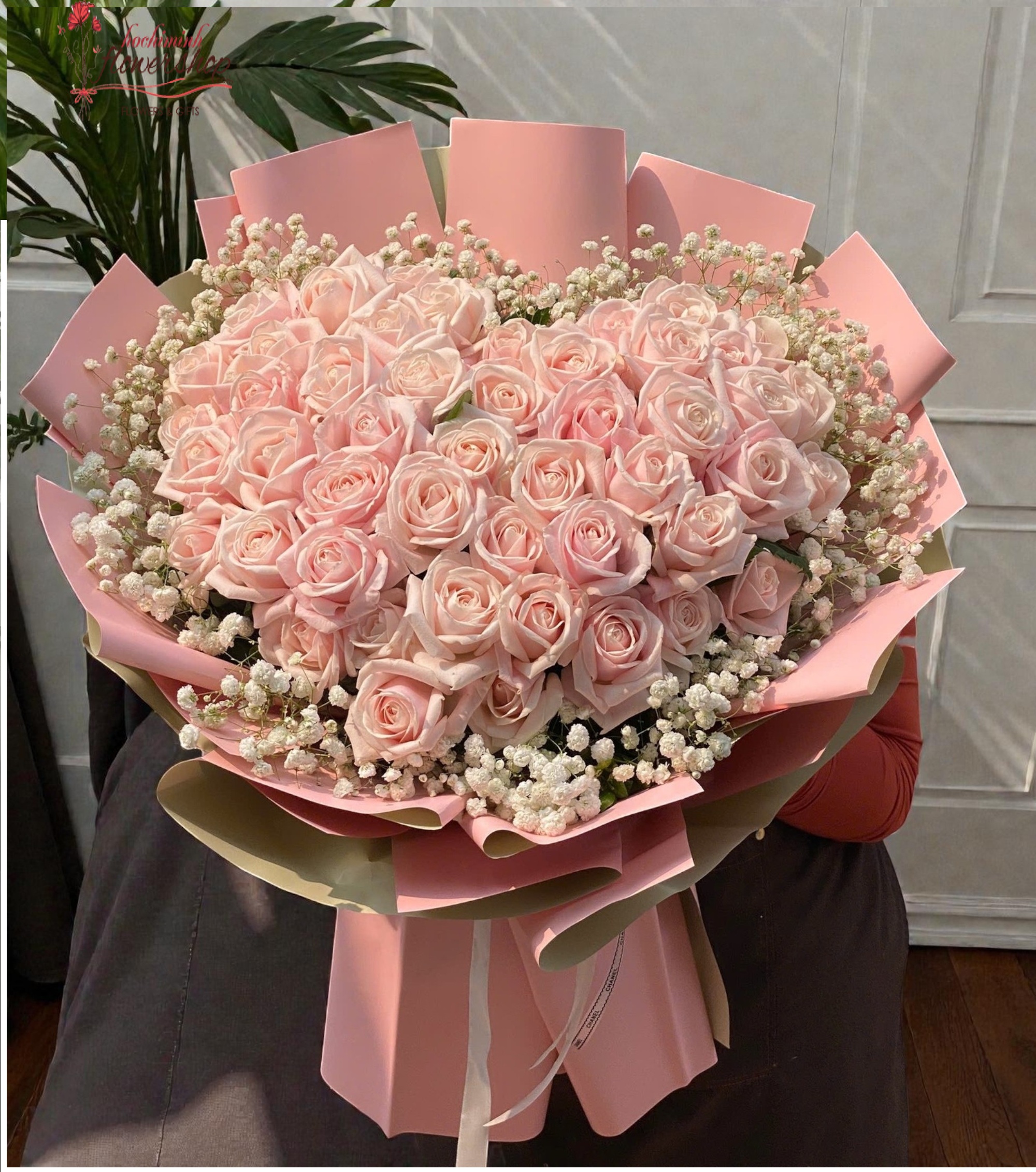 Pink roses for love flowers in HCM