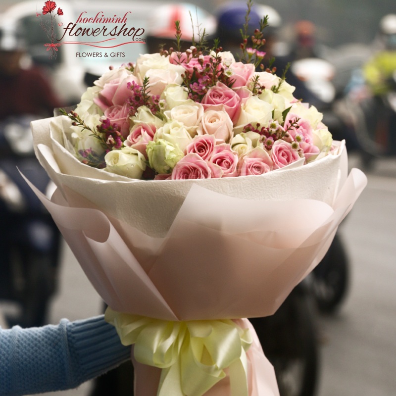 Roses bouquet free delivery Hochiminh