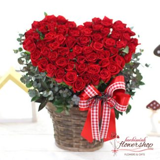 Hochiminh love flowers with heart