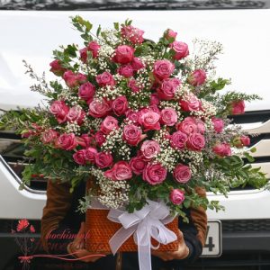 Hochiminh purple roses arrangement basket