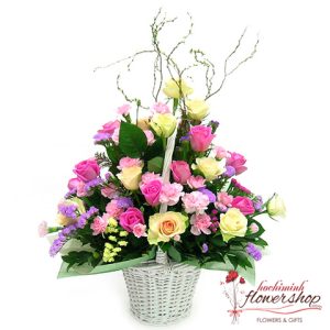 Lovely flower arrangement delivery hochiminh