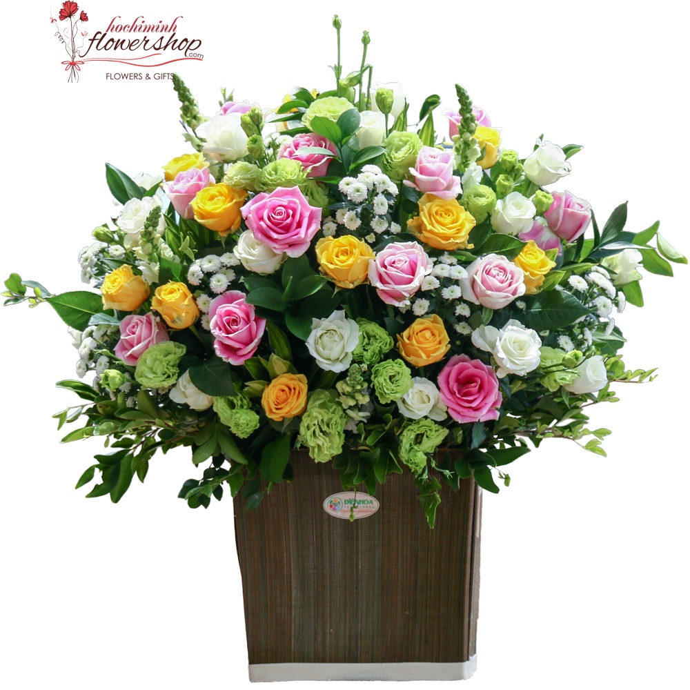 mixed roses basket in hochiminh