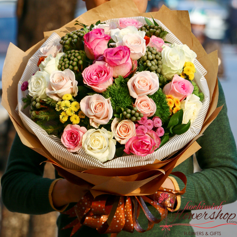 delivery mixed rose bouquet for birthday in hochiminh