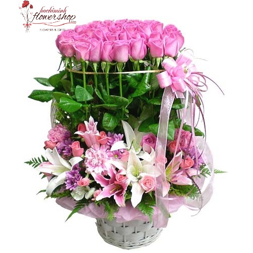 pink flowers arrangement