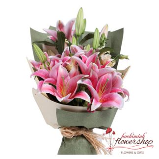 Pink lily bouquet in flower shop hochiminh
