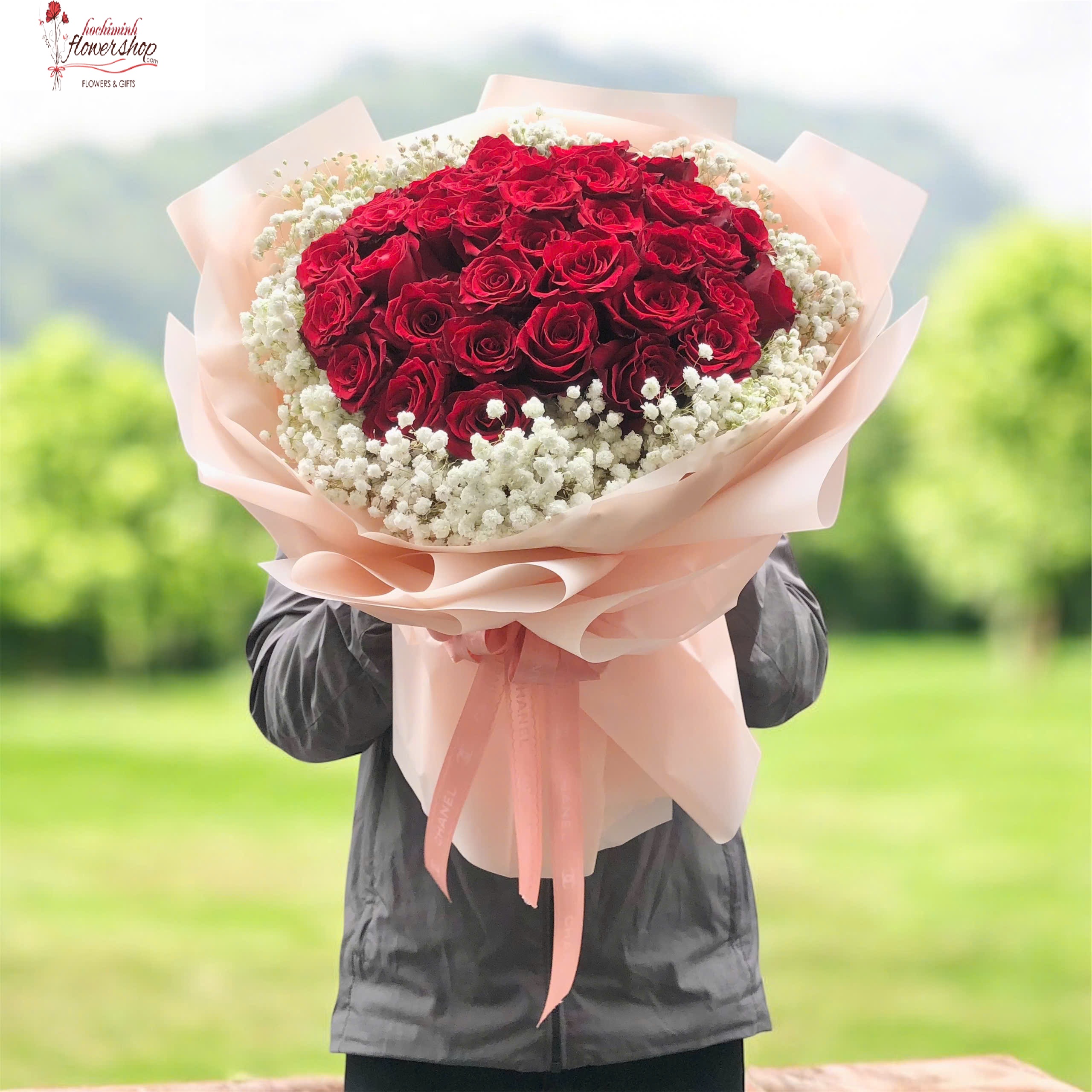 Red rose mix baby breath