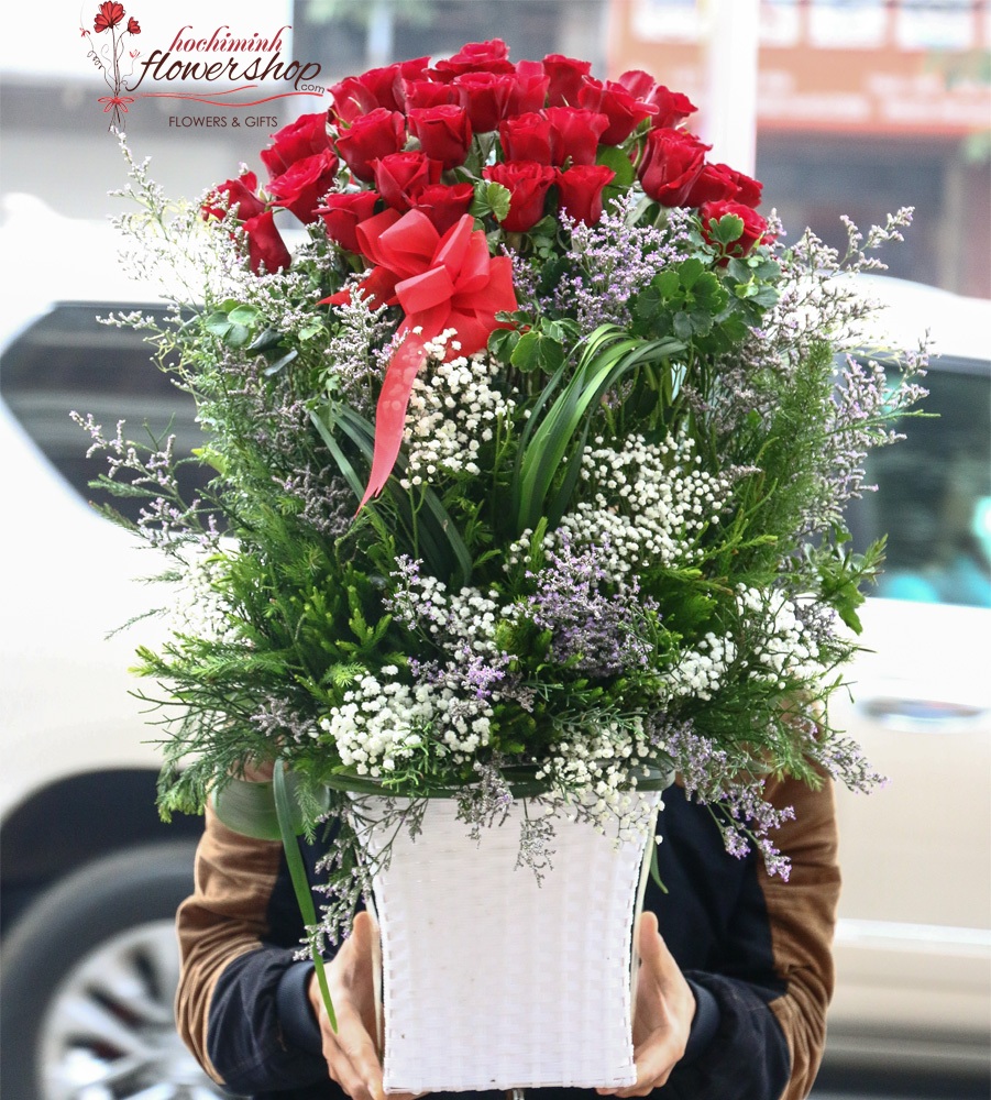 send red roses basket delivery to hochiminh vietnam