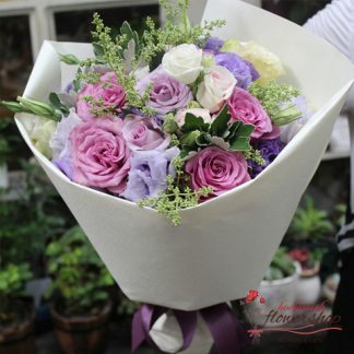 Romantic flowers for girls friend