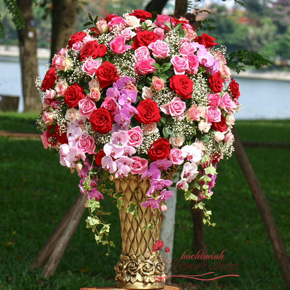 vip flower in hochiminh flower shop