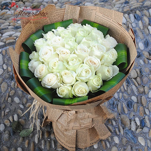 Order online white roses bouquet