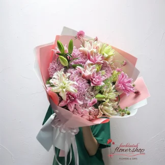 Pink lily and hydrangea bouquet in Ho Chi Minh City